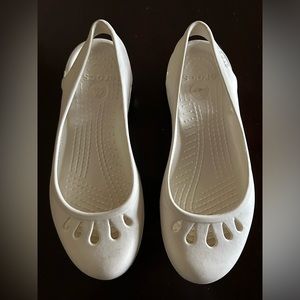 Crocs Size 8 White Slings